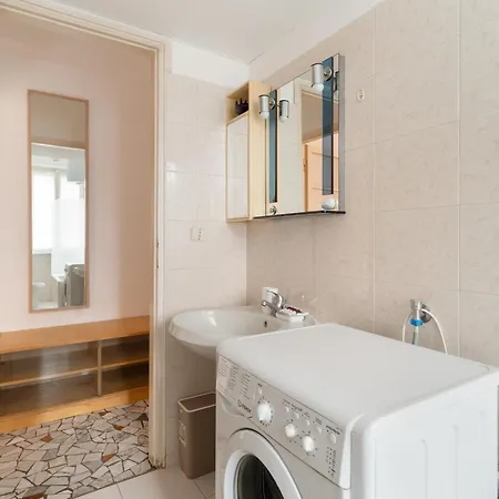 Apartment Guesthost - Balcony X4 Loreto M1-m2 *