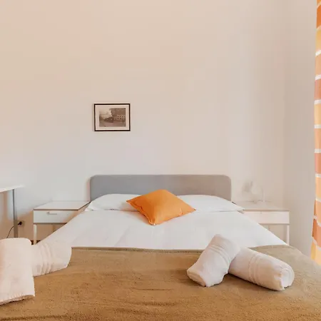 Guesthost - Balcony X4 Loreto M1-m2 Milan